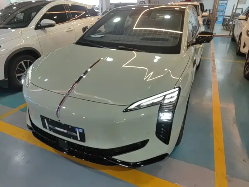 Hongqi EH7, 2026