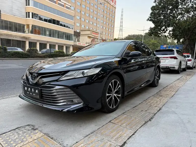 Toyota Camry, 2020 — фото 1