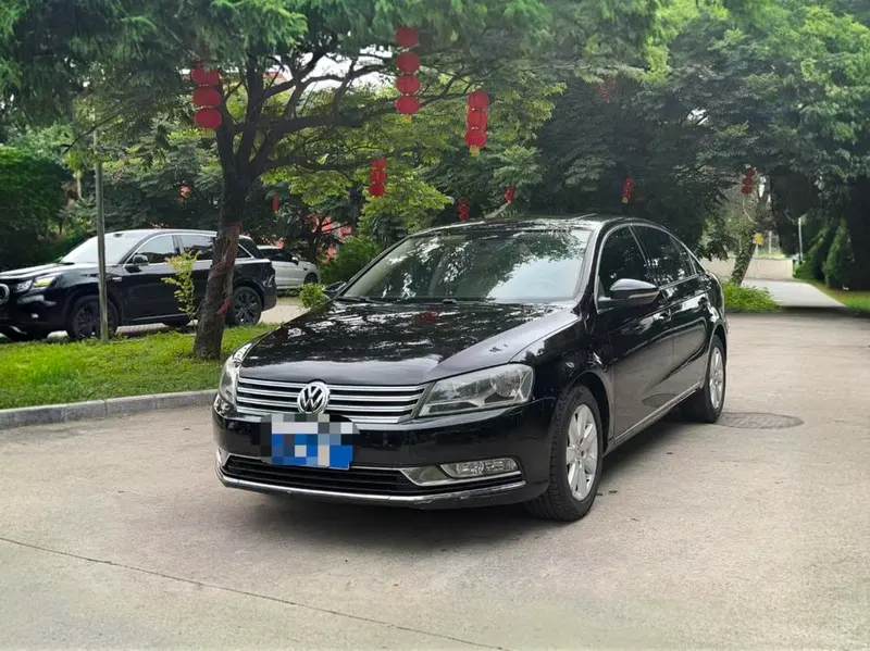 Volkswagen Magotan Facelift 1.8TSI Comfort Version, 2012 — фото 1