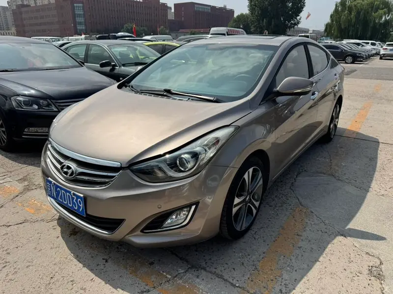 Hyundai Elantra Langdong, 2012