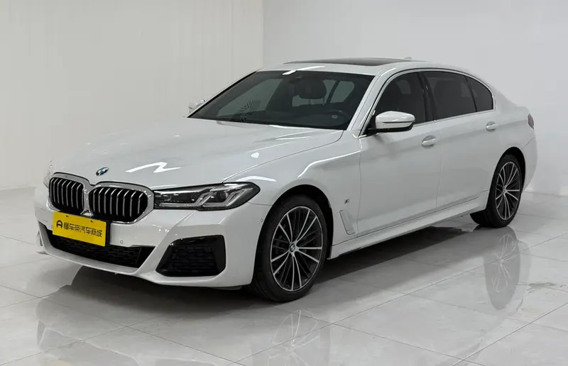 BMW 5-Series, 2022