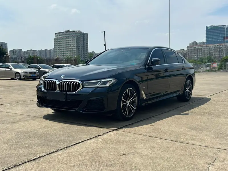 BMW 5-Series, 2022