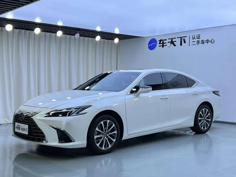 Lexus ES 200 Refined Edition, 2025 — фото 1