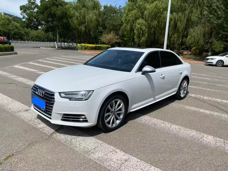 Audi A4L 40 TFSI Fashion Version, 2017 — фото 1