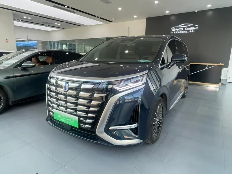 Denza D9 DM, 2022