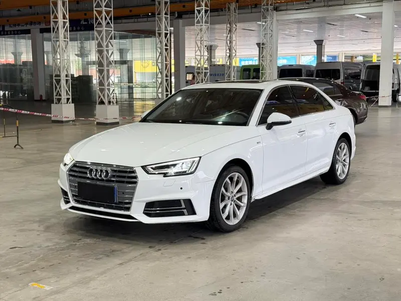 Audi A4L 30 Version 40 TFSI Fashion Version, 2018 — фото 1