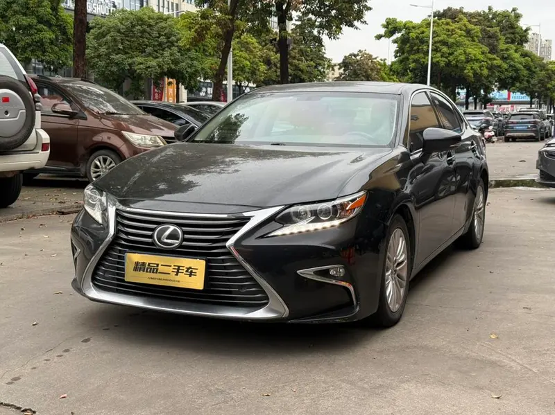Lexus ES 200 Elite Edition, 2015 — фото 1