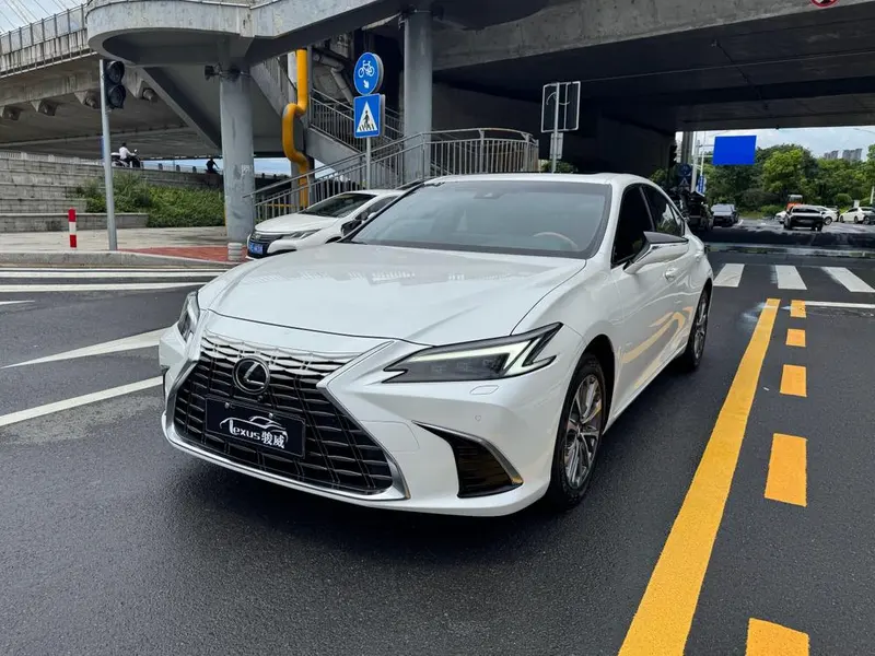 Lexus ES 200 Refined Edition, 2025 — фото 1