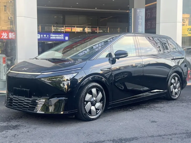 XPeng X9, 2024
