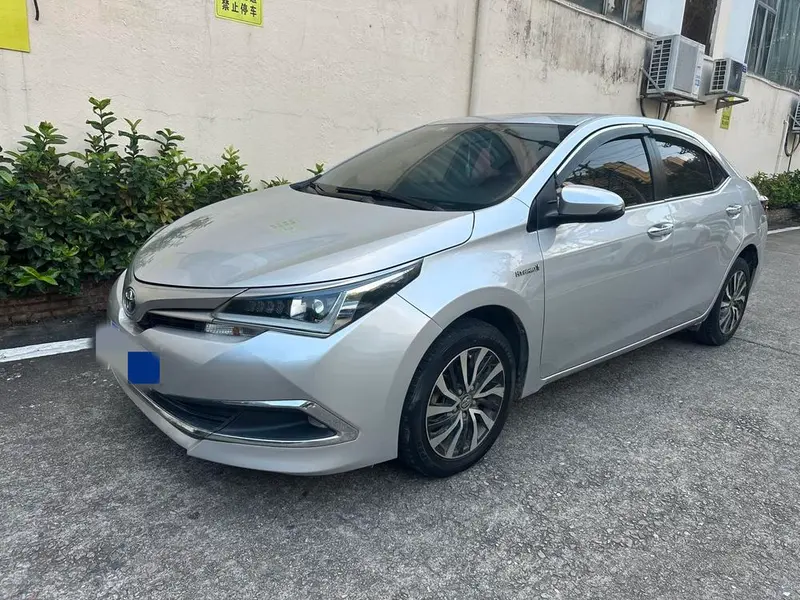 Toyota Corolla Facelift Dual Engine 1.8L E-CVT Leading Edition CN5, 2017 — фото 1