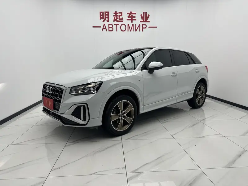 Audi Q2L, 2022