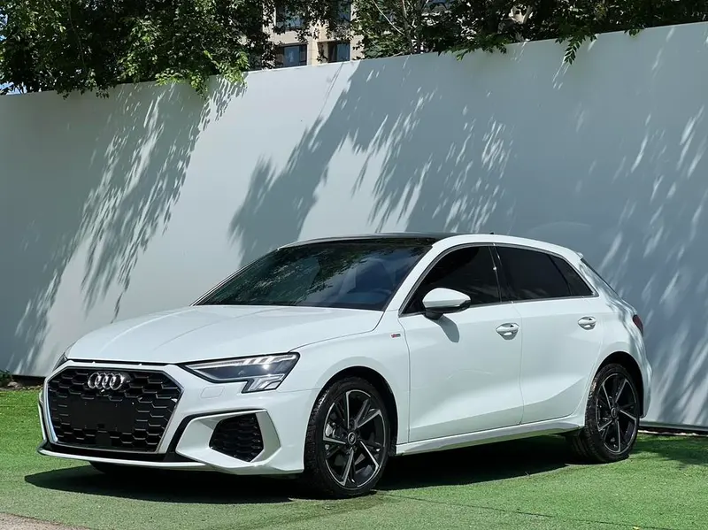Audi A3 Facelift Sportback 35 TFSI Fashion Sport Version, 2023 — фото 1