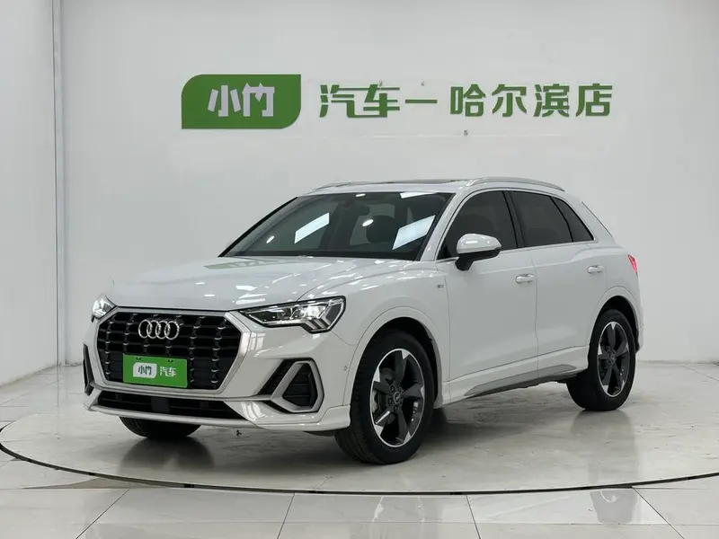 Audi Q3, 2022