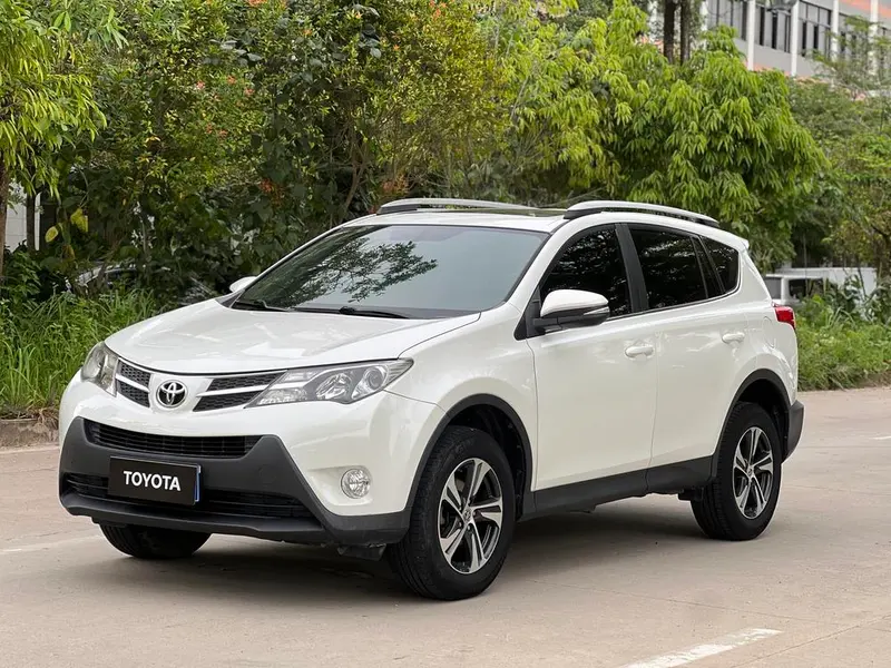 Toyota RAV4 2.0L CVT 2WD Style Edition, 2015 — фото 1