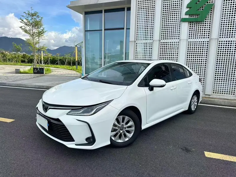 Toyota Corolla 1.5L CVT Elite Edition, 2021 — фото 1