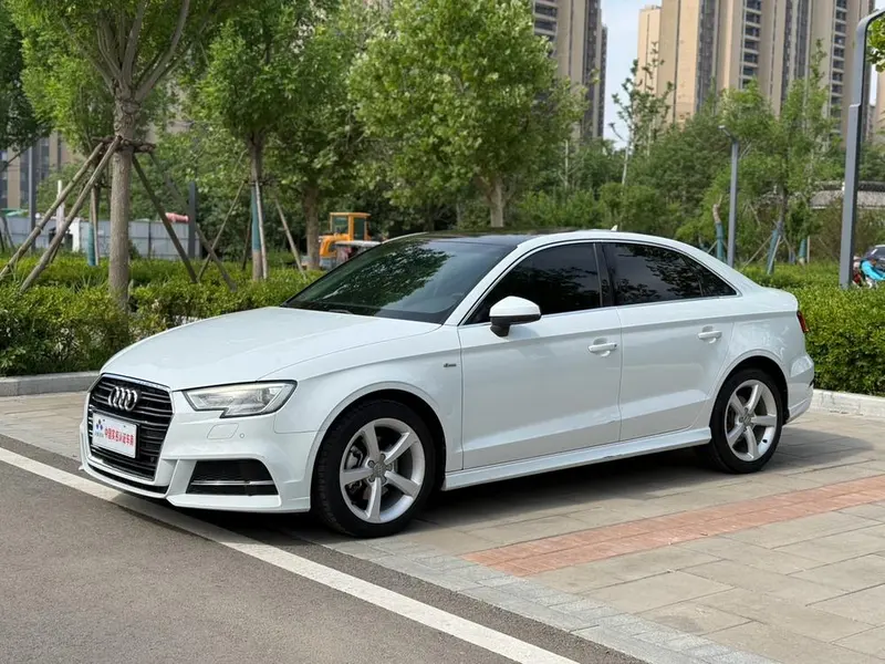 Audi A3 Limousine 35 TFSI Fashion Version, 2017 — фото 1