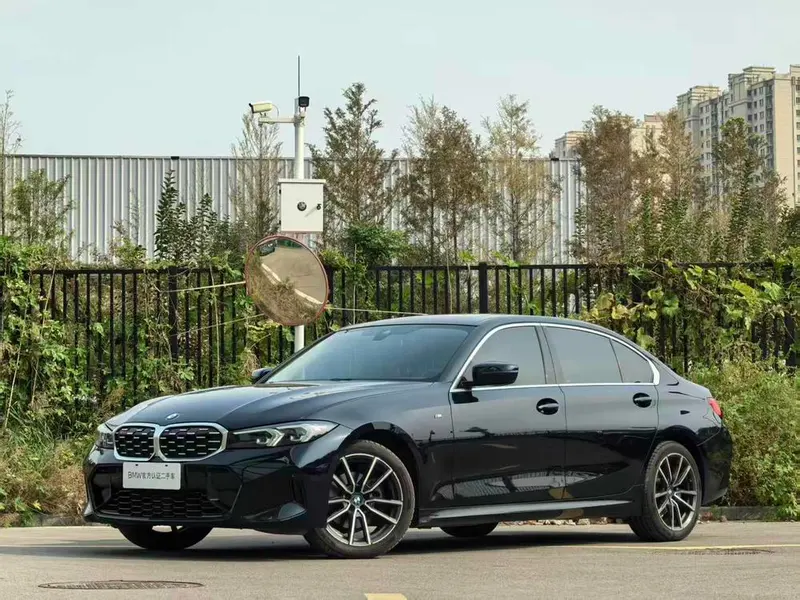 BMW 3-Series, 2023
