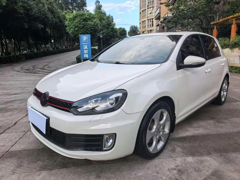 Volkswagen Golf GTI 2.0TSI GTI, 2011 — фото 1