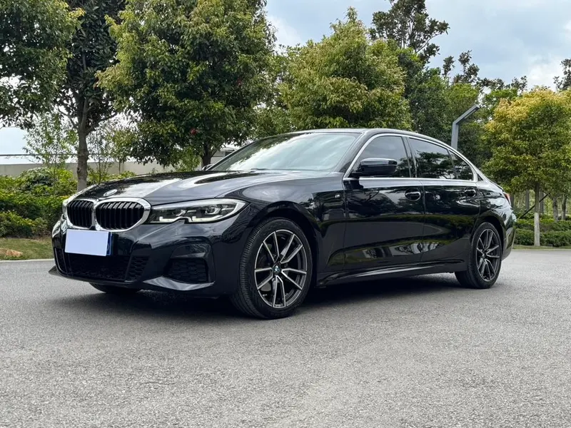 BMW 3-Series, 2022