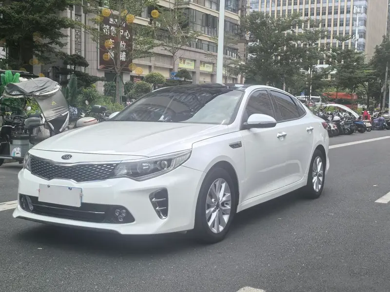 Kia K5, 2016