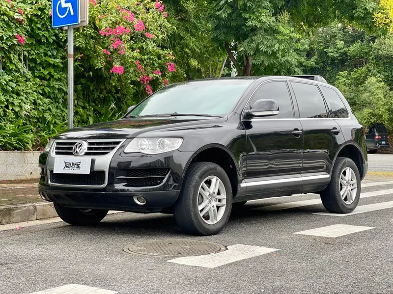 Volkswagen Touareg 3.0T Diesel Standard Version, 2009 — фото 1