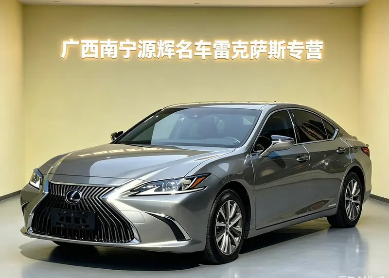 Lexus ES 300h Edition, 2021 — фото 1
