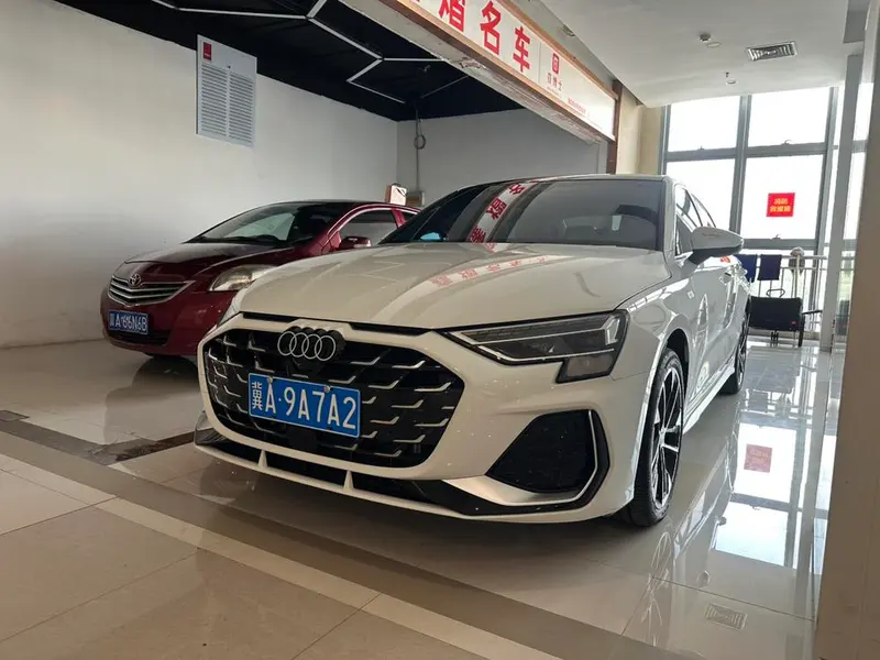 Audi A3 A3L Limousine 35 TFSI Rush Prestige Version, 2025 — фото 1