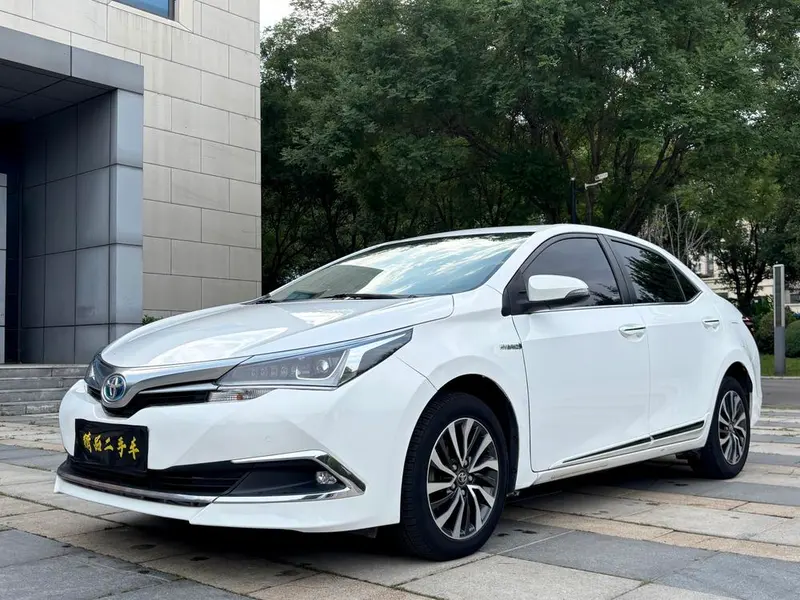 Toyota Corolla Dual Engine 1.8L CVT Elite Edition, 2016 — фото 1