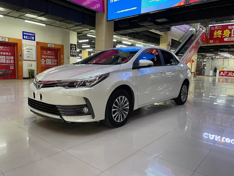 Toyota Corolla Facelift 1.2T S-CVT GL CN5, 2017 — фото 1