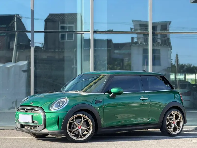 MINI MINI Facelift 1.5T ONE, 2022 — фото 1