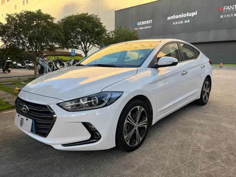 Hyundai Elantra Lingdong, 2018