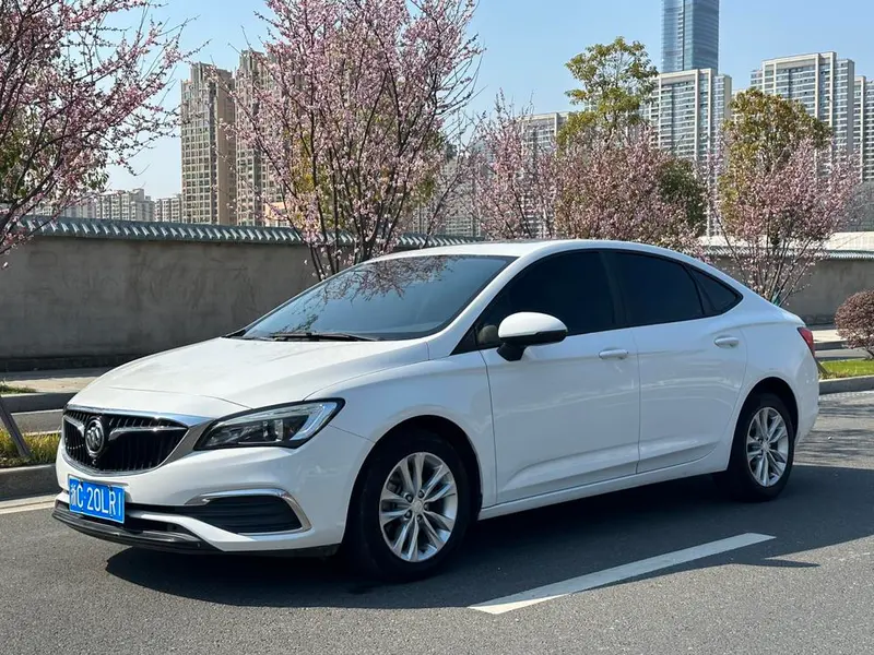 Buick Verano Sedan 20T Dual Clutch Leading Version, 2018 — фото 1
