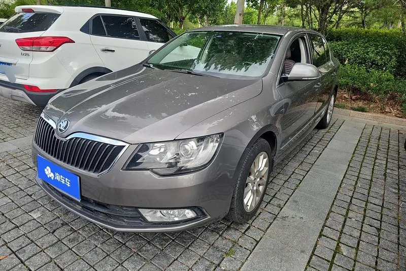 Skoda Superb, 2013
