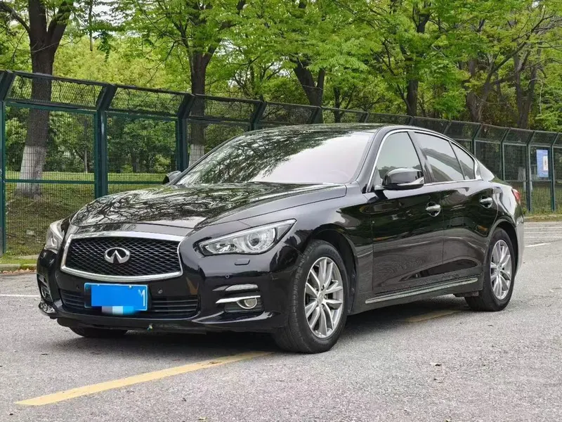 Infiniti Q50L, 2015