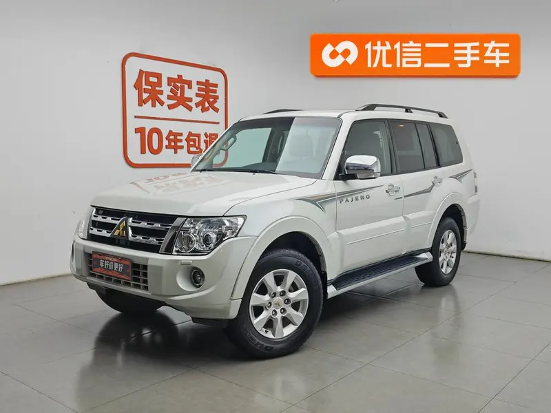Mitsubishi Pajero (Import), 2014