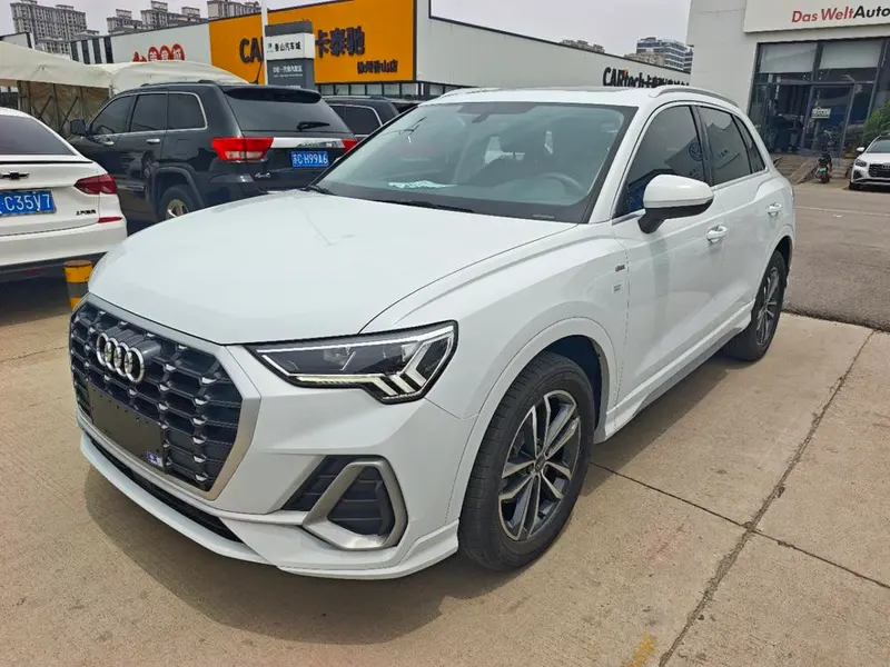 Audi Q3, 2022