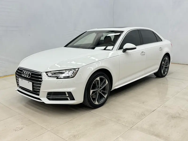 Audi A4L 40 TFSI Version CN6, 2019 — фото 1