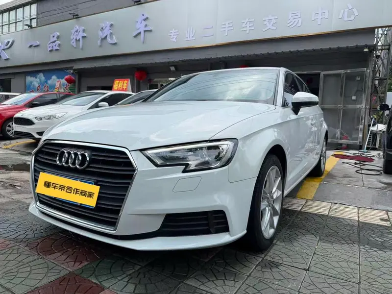 Audi A3 30 Version Sportback 35 TFSI Version, 2018 — фото 1