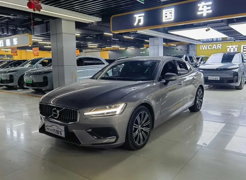 Volvo S60, 2022