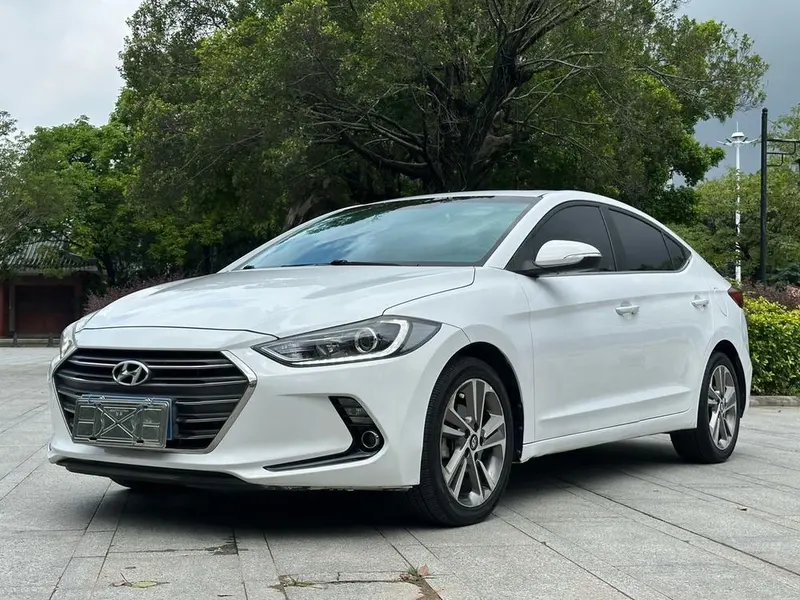 Hyundai Elantra Lingdong, 2016