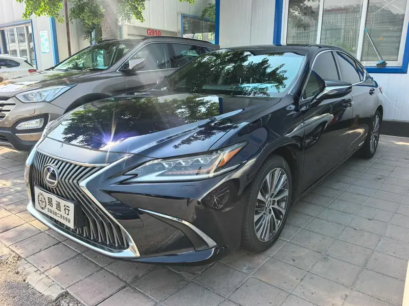 Lexus ES 300h Prestige Edition CN5, 2018 — фото 1