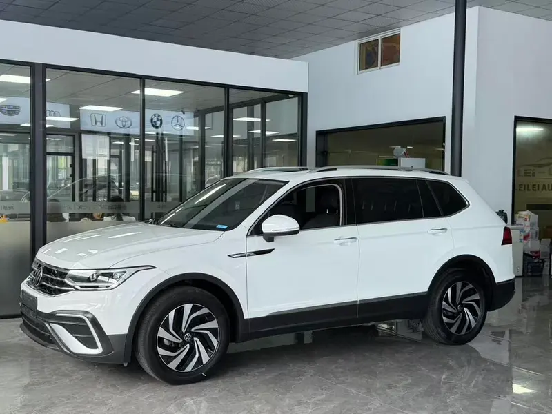 Volkswagen Tiguan L, 2023