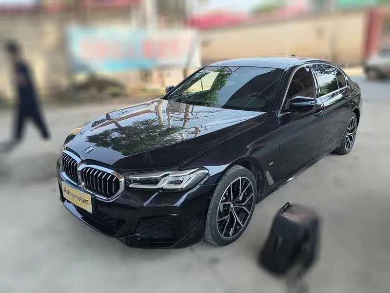 BMW 5-Series, 2022