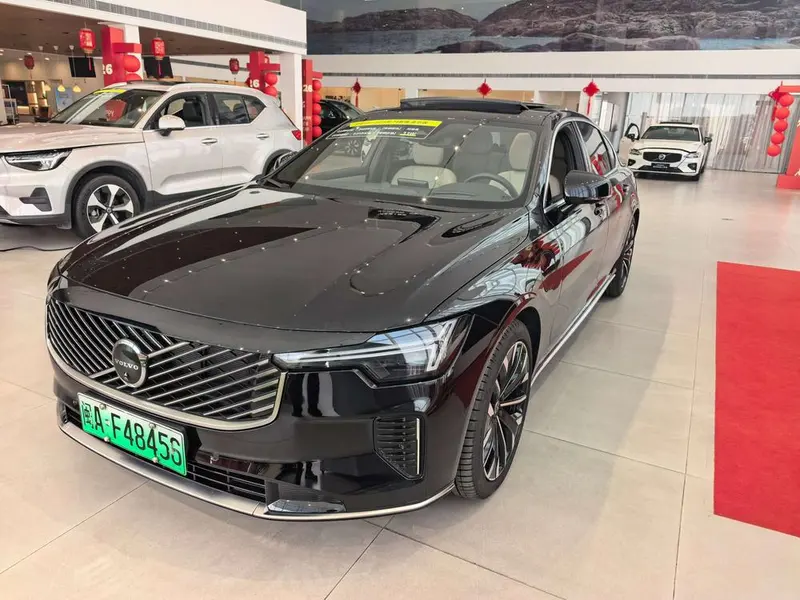 Volvo S90 PHEV T8 4WD Long Range Luxury Edition, 2026 — фото 1