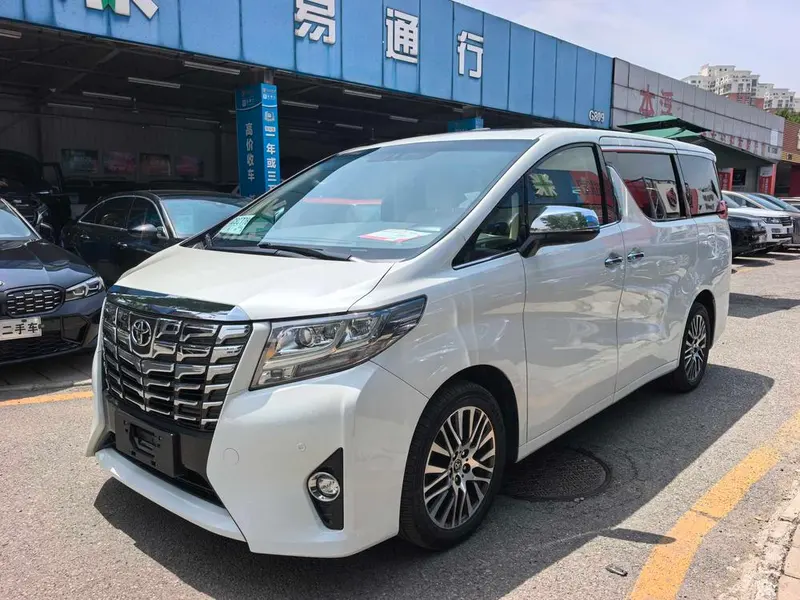 Toyota Alphard, 2015