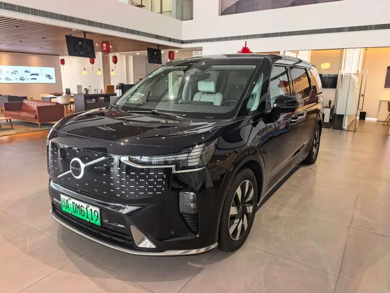 Volvo EM90, 2025