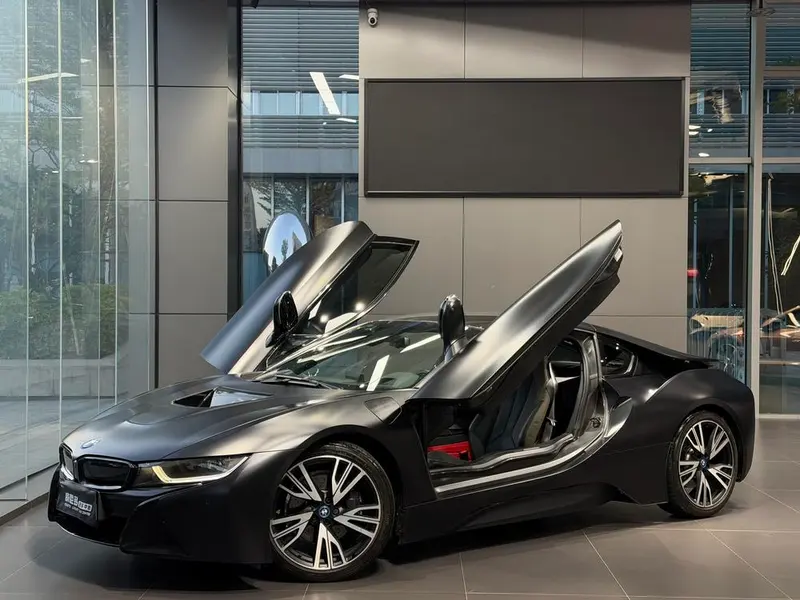 BMW i8, 2016