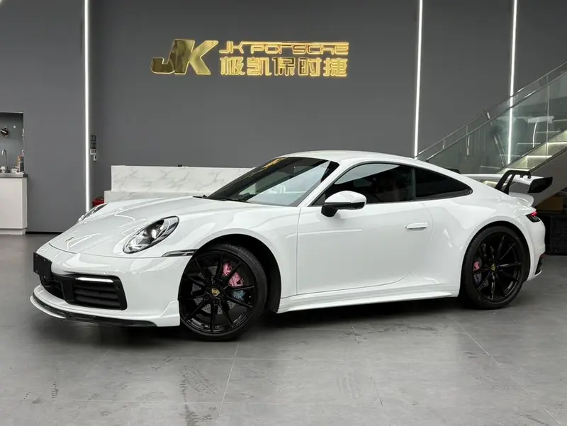 Porsche 911, 2023