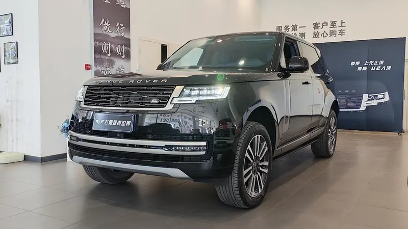 Land Rover Range Rover Facelift 3.0 L6 400PS Extended Edition, 2023 — фото 1