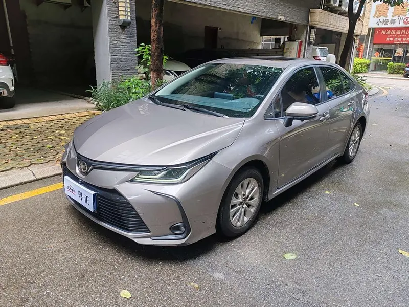 Toyota Corolla 1.5L CVT Elite Edition, 2021 — фото 1